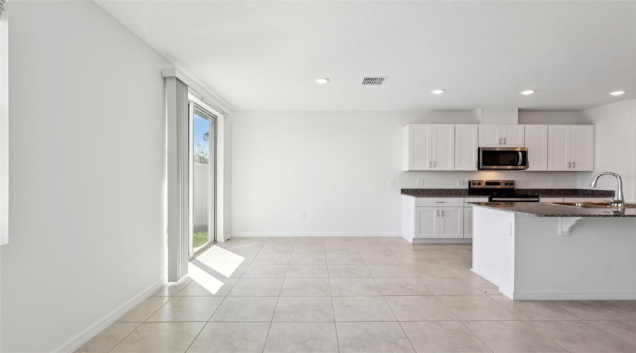 DAVENPORT, Florida 33837, 4 Bedrooms Bedrooms, ,3 BathroomsBathrooms,Residential,For Sale,WHITE TAIL,0,MFRO6286113