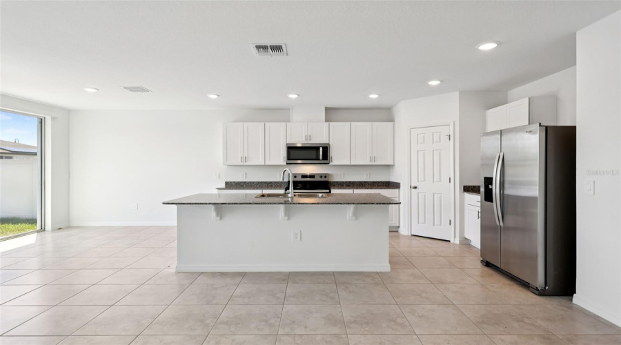 DAVENPORT, Florida 33837, 4 Bedrooms Bedrooms, ,3 BathroomsBathrooms,Residential,For Sale,WHITE TAIL,0,MFRO6286113