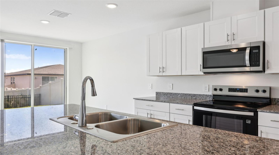 DAVENPORT, Florida 33837, 4 Bedrooms Bedrooms, ,3 BathroomsBathrooms,Residential,For Sale,WHITE TAIL,0,MFRO6286113