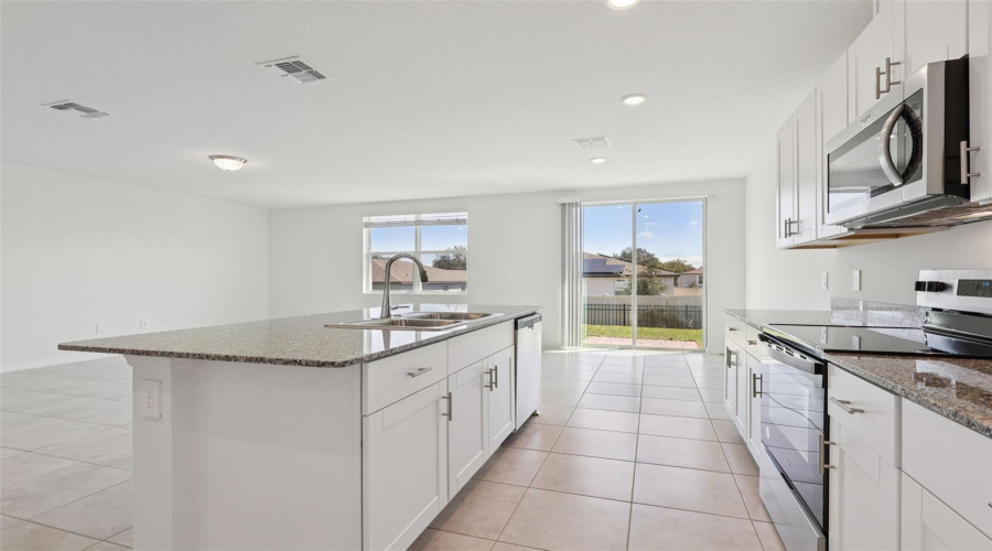 DAVENPORT, Florida 33837, 4 Bedrooms Bedrooms, ,3 BathroomsBathrooms,Residential,For Sale,WHITE TAIL,0,MFRO6286113