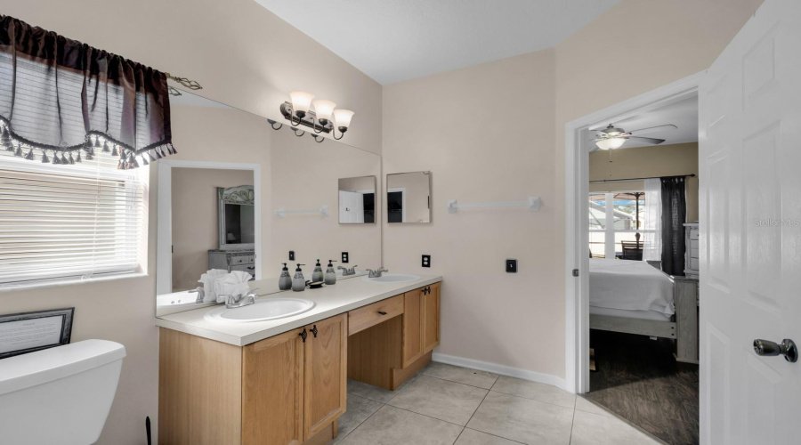 KISSIMMEE, Florida 34747, 4 Bedrooms Bedrooms, ,3 BathroomsBathrooms,Residential,For Sale,FAN PALM,MFRO6259938