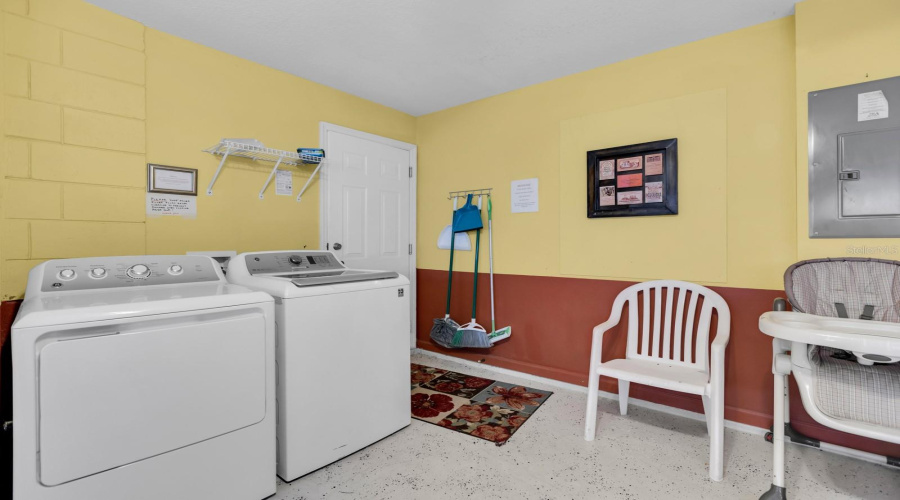 KISSIMMEE, Florida 34747, 4 Bedrooms Bedrooms, ,3 BathroomsBathrooms,Residential,For Sale,FAN PALM,MFRO6259938