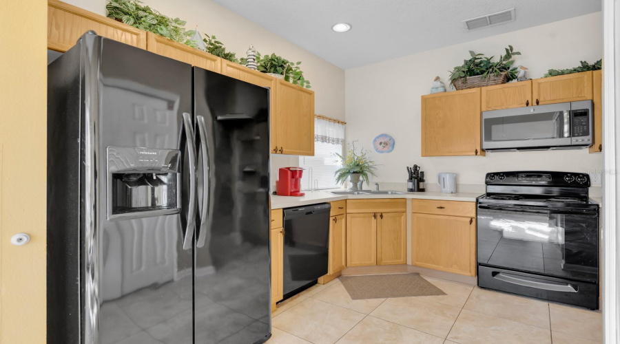 KISSIMMEE, Florida 34747, 4 Bedrooms Bedrooms, ,3 BathroomsBathrooms,Residential,For Sale,FAN PALM,MFRO6259938