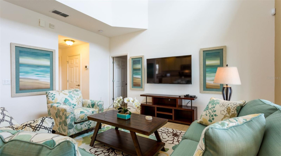 DAVENPORT, Florida 33837, 6 Bedrooms Bedrooms, ,5 BathroomsBathrooms,Residential,For Sale,CROFTON,0,MFRS5120801