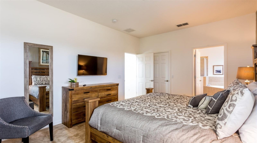 DAVENPORT, Florida 33837, 6 Bedrooms Bedrooms, ,5 BathroomsBathrooms,Residential,For Sale,CROFTON,0,MFRS5120801