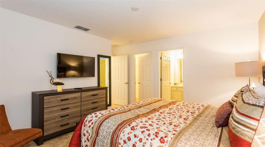 DAVENPORT, Florida 33837, 6 Bedrooms Bedrooms, ,5 BathroomsBathrooms,Residential,For Sale,CROFTON,0,MFRS5120801