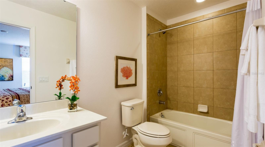 DAVENPORT, Florida 33837, 6 Bedrooms Bedrooms, ,5 BathroomsBathrooms,Residential,For Sale,CROFTON,0,MFRS5120801