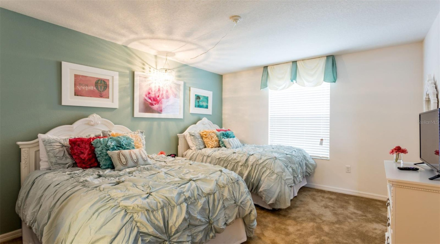 DAVENPORT, Florida 33837, 6 Bedrooms Bedrooms, ,5 BathroomsBathrooms,Residential,For Sale,CROFTON,0,MFRS5120801