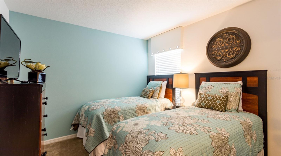 DAVENPORT, Florida 33837, 6 Bedrooms Bedrooms, ,5 BathroomsBathrooms,Residential,For Sale,CROFTON,0,MFRS5120801