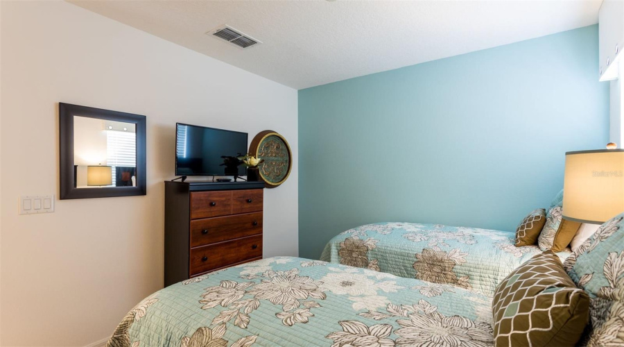 DAVENPORT, Florida 33837, 6 Bedrooms Bedrooms, ,5 BathroomsBathrooms,Residential,For Sale,CROFTON,0,MFRS5120801