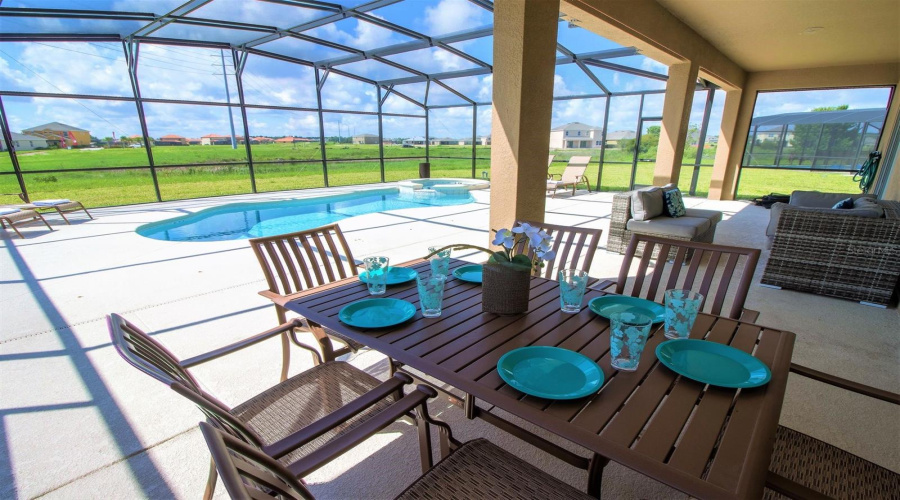 DAVENPORT, Florida 33837, 6 Bedrooms Bedrooms, ,5 BathroomsBathrooms,Residential,For Sale,CROFTON,0,MFRS5120801