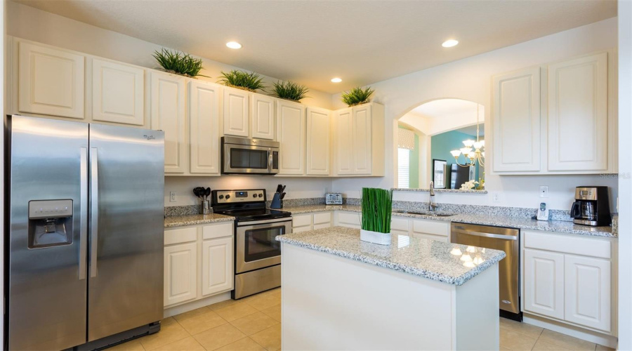 DAVENPORT, Florida 33837, 6 Bedrooms Bedrooms, ,5 BathroomsBathrooms,Residential,For Sale,CROFTON,0,MFRS5120801