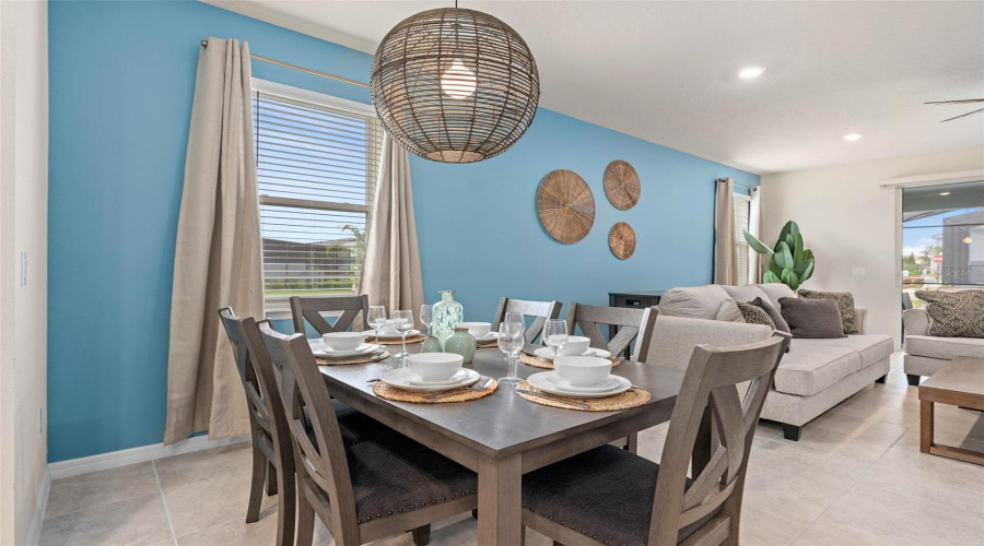 DAVENPORT, Florida 33837, 7 Bedrooms Bedrooms, ,5 BathroomsBathrooms,Residential,For Sale,OAKMOSS,0,MFRO6286199