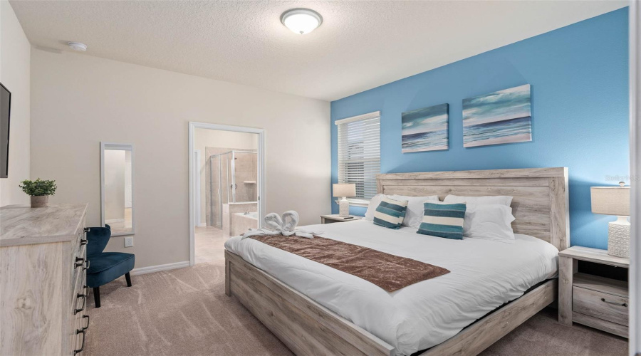 DAVENPORT, Florida 33837, 7 Bedrooms Bedrooms, ,5 BathroomsBathrooms,Residential,For Sale,OAKMOSS,0,MFRO6286199