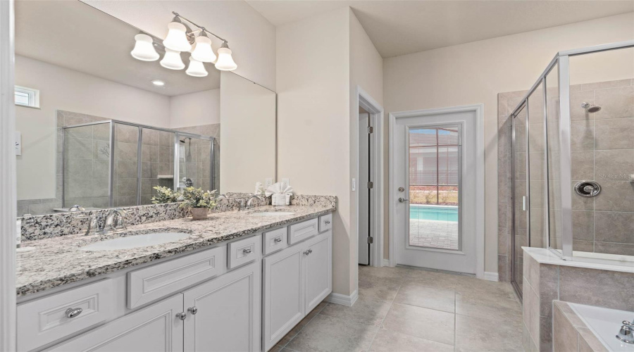 DAVENPORT, Florida 33837, 7 Bedrooms Bedrooms, ,5 BathroomsBathrooms,Residential,For Sale,OAKMOSS,0,MFRO6286199