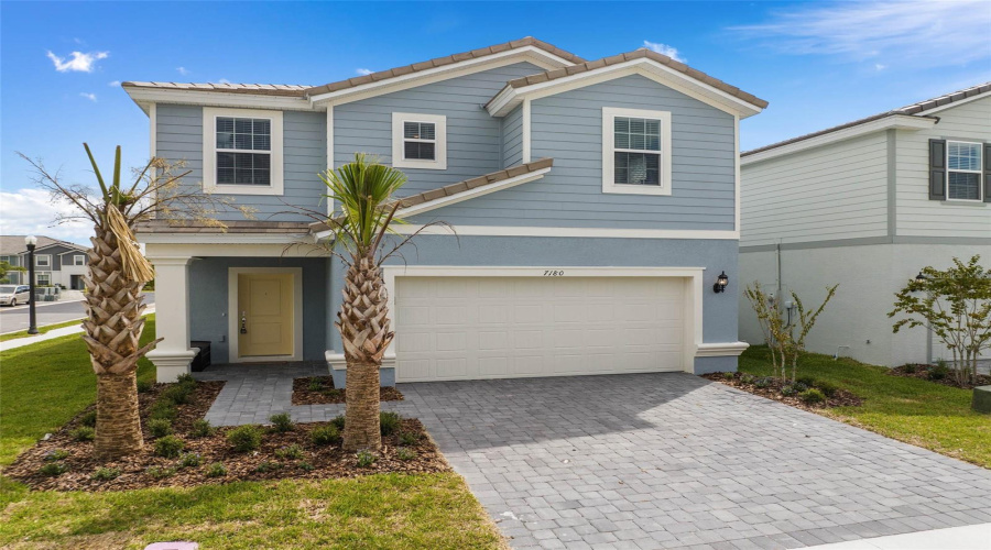 DAVENPORT, Florida 33837, 7 Bedrooms Bedrooms, ,5 BathroomsBathrooms,Residential,For Sale,OAKMOSS,0,MFRO6286199