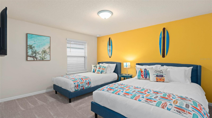 DAVENPORT, Florida 33837, 7 Bedrooms Bedrooms, ,5 BathroomsBathrooms,Residential,For Sale,OAKMOSS,0,MFRO6286199