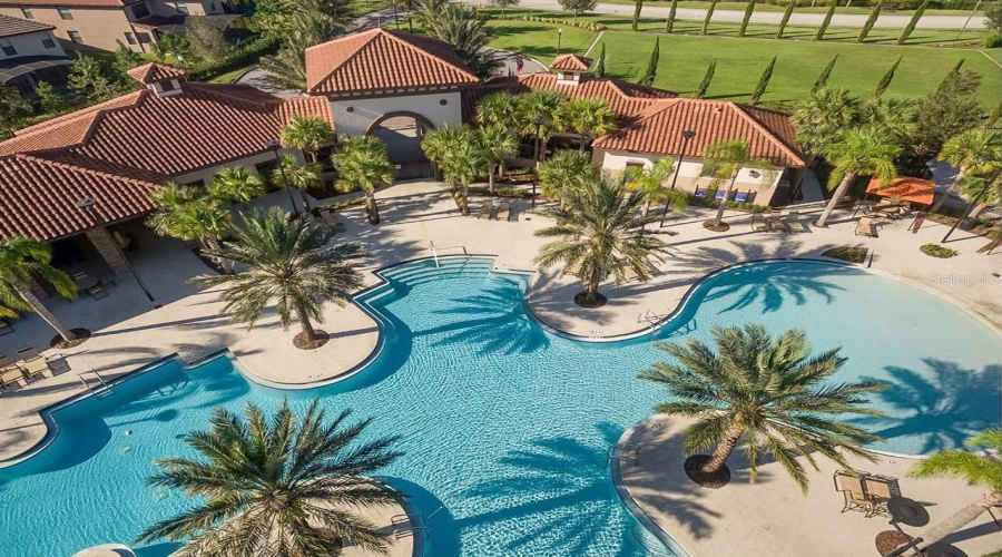 DAVENPORT, Florida 33837, 7 Bedrooms Bedrooms, ,5 BathroomsBathrooms,Residential,For Sale,OAKMOSS,0,MFRO6286199