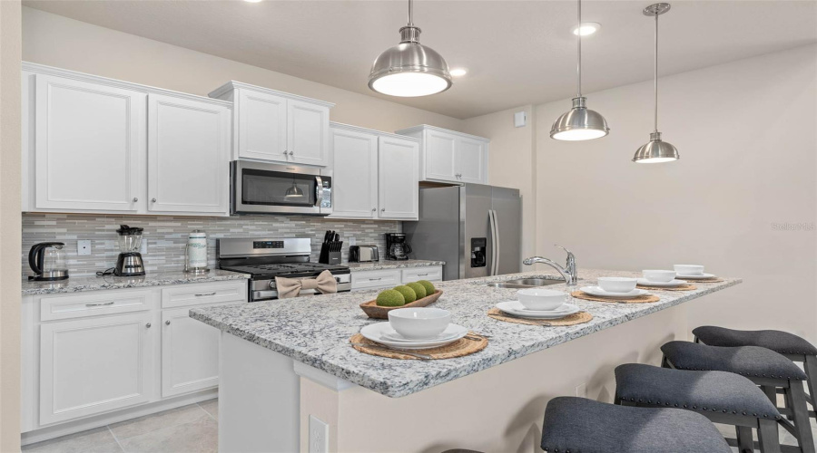 DAVENPORT, Florida 33837, 7 Bedrooms Bedrooms, ,5 BathroomsBathrooms,Residential,For Sale,OAKMOSS,0,MFRO6286199