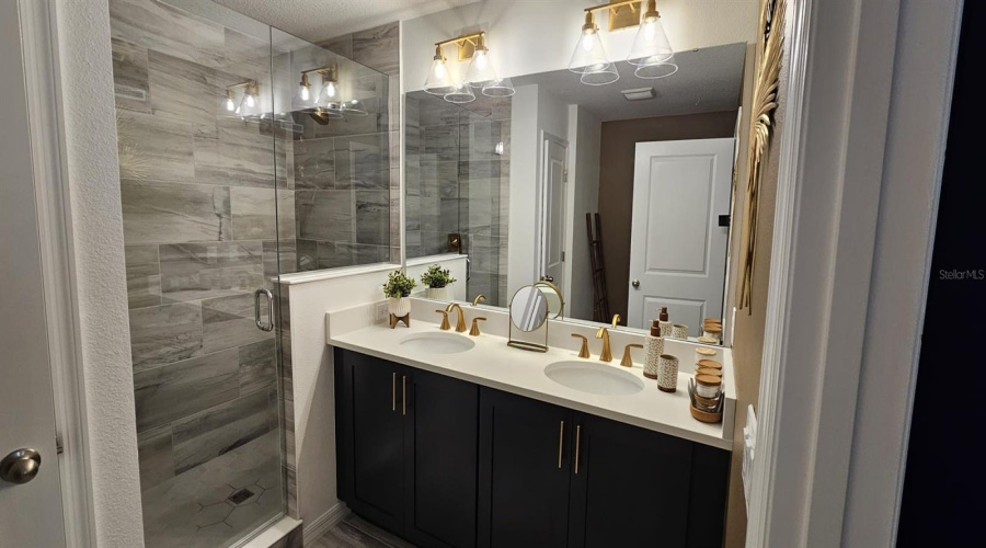 DAVENPORT, Florida 33896, 3 Bedrooms Bedrooms, ,2 BathroomsBathrooms,Residential,For Sale,LONGBOAT,0,MFRS5121498