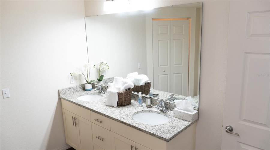 KISSIMMEE, Florida 34746, 3 Bedrooms Bedrooms, ,2 BathroomsBathrooms,Residential,For Sale,DIPLOMAT,0,MFRS5121887