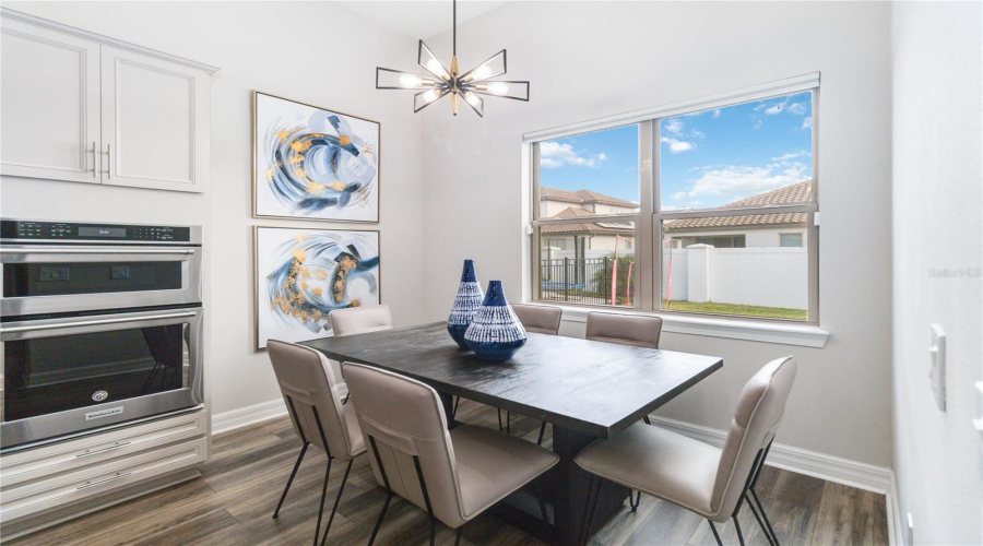 Dining / Breakfast Nook