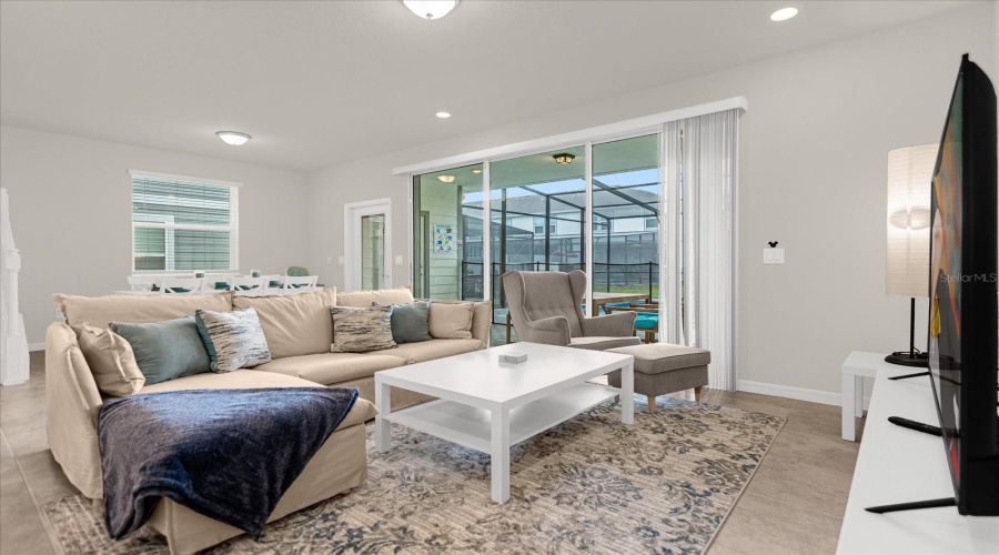 DAVENPORT, Florida 33897, 5 Bedrooms Bedrooms, ,4 BathroomsBathrooms,Residential,For Sale,LANA,0,MFRO6284902