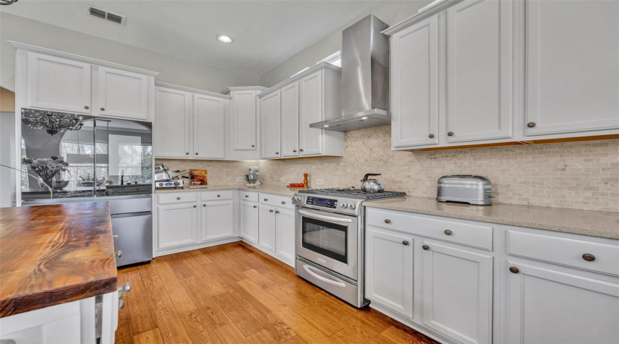 CELEBRATION, Florida 34747, 6 Bedrooms Bedrooms, ,4 BathroomsBathrooms,Residential,For Sale,OAK SHADOWS,0,MFRO6285939
