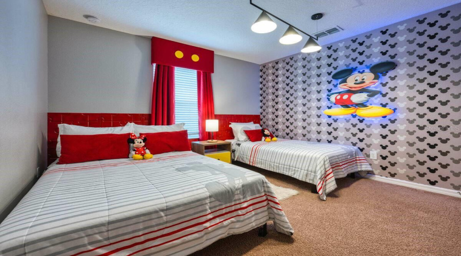 KISSIMMEE, Florida 34747, 5 Bedrooms Bedrooms, ,4 BathroomsBathrooms,Residential,For Sale,SUGAR PALM,0,MFRO6285662