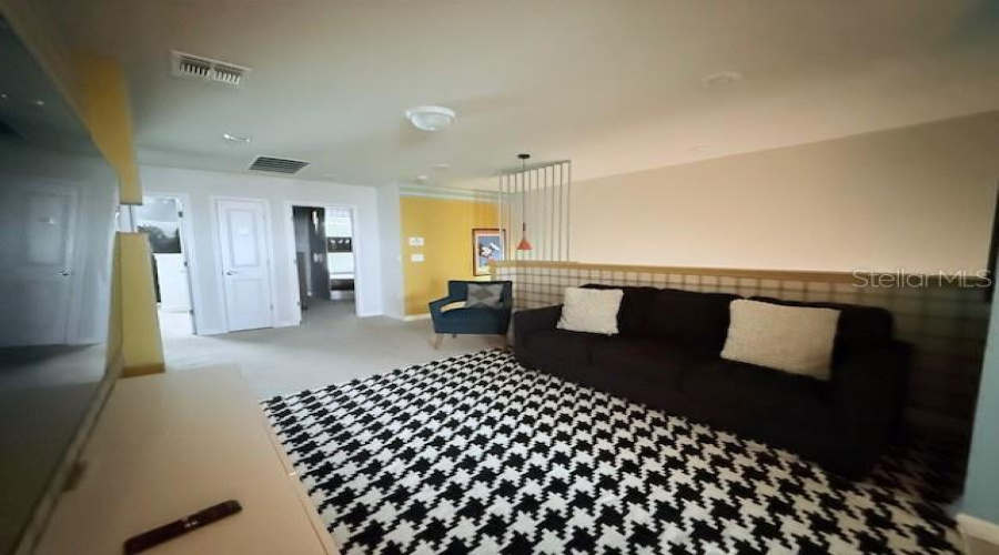 DAVENPORT, Florida 33897, 5 Bedrooms Bedrooms, ,4 BathroomsBathrooms,Residential,For Sale,JASMINE,0,MFRTB8356108