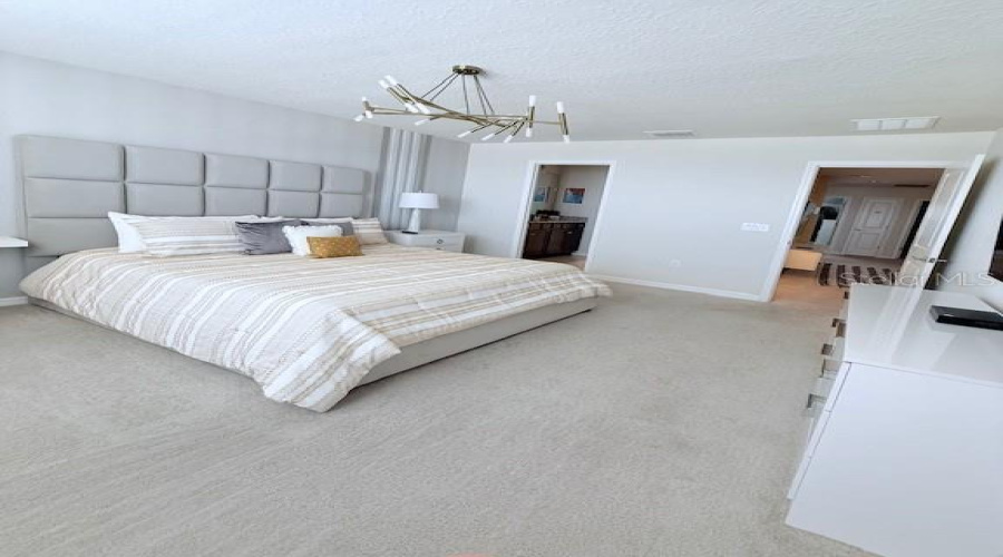 DAVENPORT, Florida 33897, 5 Bedrooms Bedrooms, ,4 BathroomsBathrooms,Residential,For Sale,JASMINE,0,MFRTB8356108