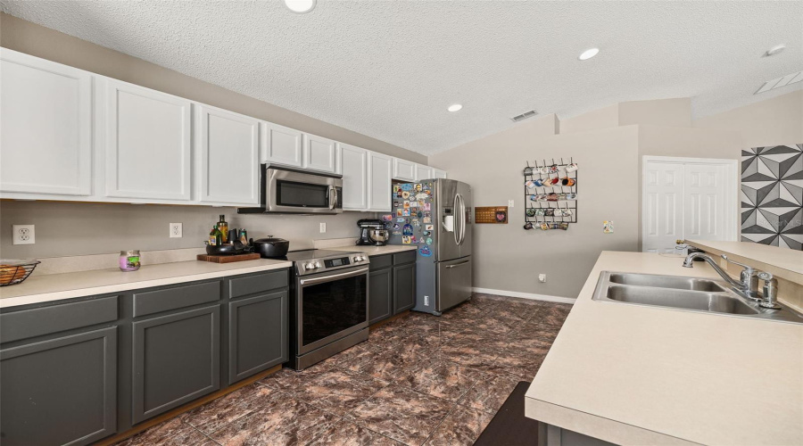 DAVENPORT, Florida 33837, 4 Bedrooms Bedrooms, ,2 BathroomsBathrooms,Residential,For Sale,LAKE CHARLES,0,MFRS5121798