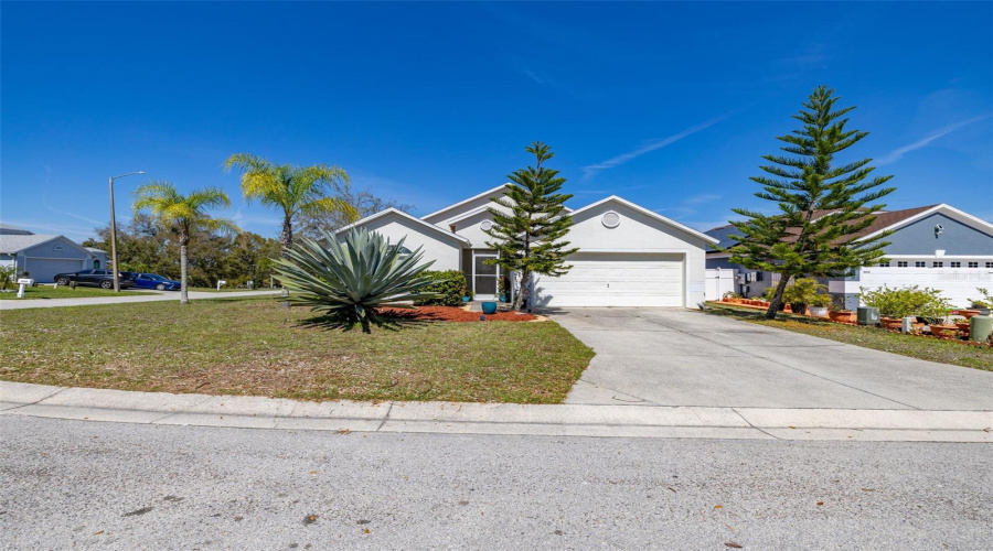 DAVENPORT, Florida 33837, 4 Bedrooms Bedrooms, ,2 BathroomsBathrooms,Residential,For Sale,LAKE CHARLES,0,MFRS5121798