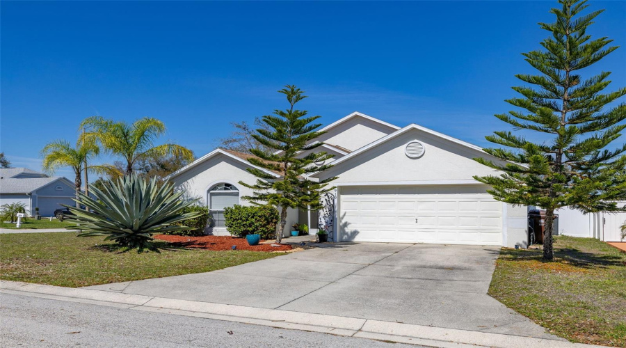 DAVENPORT, Florida 33837, 4 Bedrooms Bedrooms, ,2 BathroomsBathrooms,Residential,For Sale,LAKE CHARLES,0,MFRS5121798