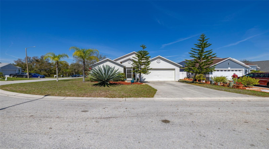 DAVENPORT, Florida 33837, 4 Bedrooms Bedrooms, ,2 BathroomsBathrooms,Residential,For Sale,LAKE CHARLES,0,MFRS5121798