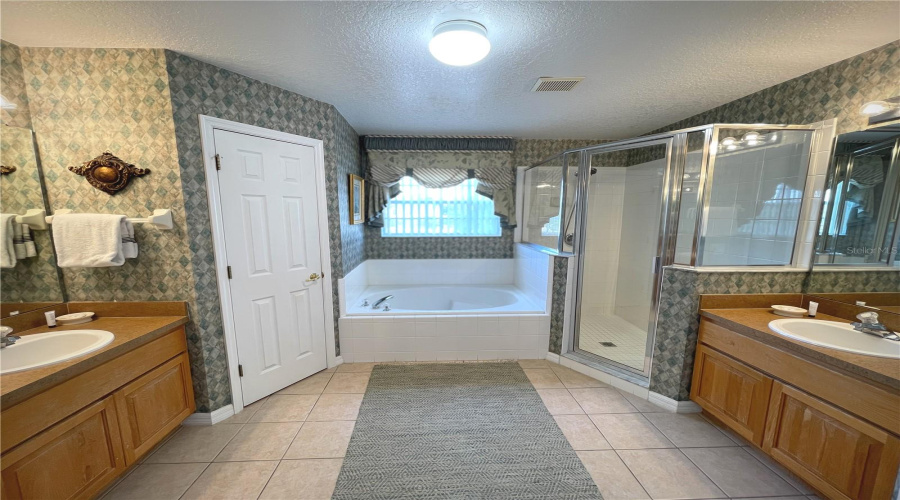 KISSIMMEE, Florida 34746, 5 Bedrooms Bedrooms, ,3 BathroomsBathrooms,Residential,For Sale,CUMBRIAN LAKES,0,MFRS5121846