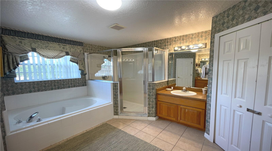 KISSIMMEE, Florida 34746, 5 Bedrooms Bedrooms, ,3 BathroomsBathrooms,Residential,For Sale,CUMBRIAN LAKES,0,MFRS5121846