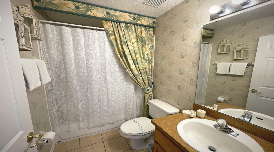 KISSIMMEE, Florida 34746, 5 Bedrooms Bedrooms, ,3 BathroomsBathrooms,Residential,For Sale,CUMBRIAN LAKES,0,MFRS5121846