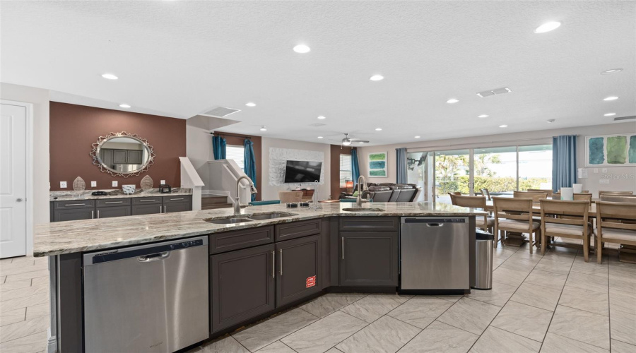 KISSIMMEE, Florida 34747, 11 Bedrooms Bedrooms, ,10 BathroomsBathrooms,Residential,For Sale,GRABEN,0,MFRO6183803
