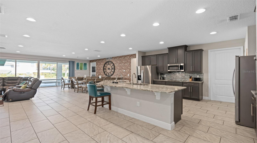 KISSIMMEE, Florida 34747, 11 Bedrooms Bedrooms, ,10 BathroomsBathrooms,Residential,For Sale,GRABEN,0,MFRO6183803