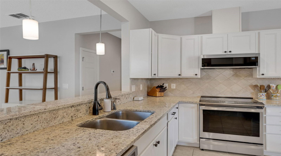 DAVENPORT, Florida 33837, 2 Bedrooms Bedrooms, ,2 BathroomsBathrooms,Residential,For Sale,SALAMANCA,0,MFRS5120344