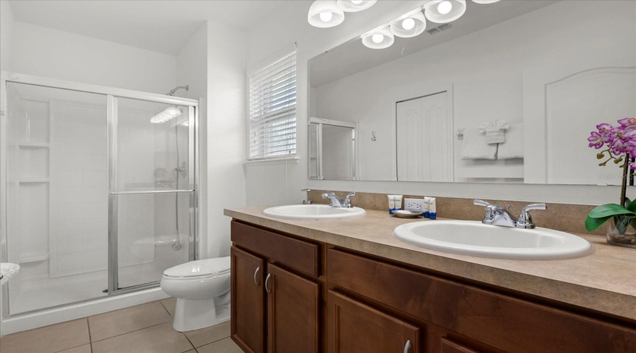 KISSIMMEE, Florida 34747, 5 Bedrooms Bedrooms, ,4 BathroomsBathrooms,Residential,For Sale,STROMBOLI,0,MFRO6286908