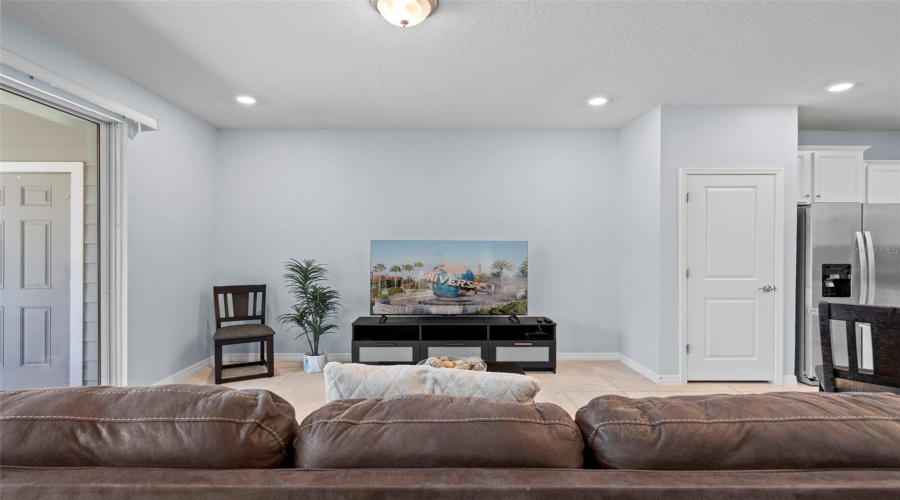 DAVENPORT, Florida 33897, 5 Bedrooms Bedrooms, ,4 BathroomsBathrooms,Residential,For Sale,PARADISE,0,MFRO6286884