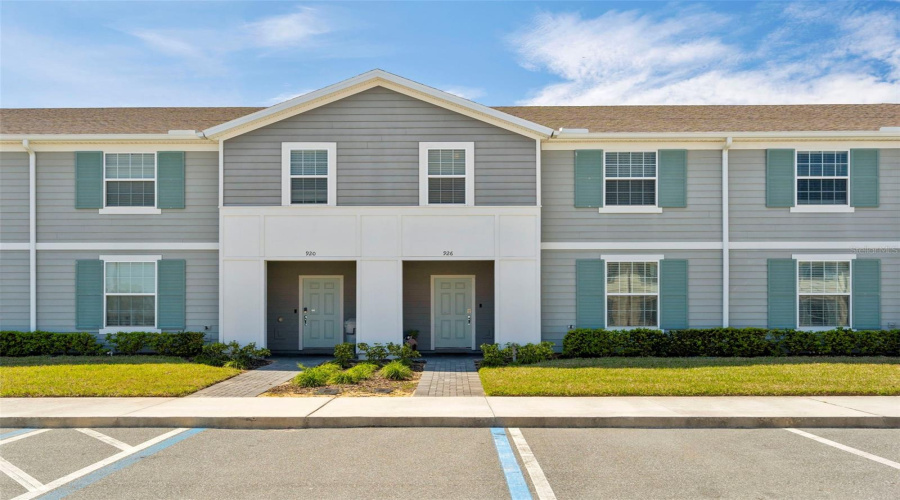 DAVENPORT, Florida 33897, 5 Bedrooms Bedrooms, ,4 BathroomsBathrooms,Residential,For Sale,PARADISE,0,MFRO6286884