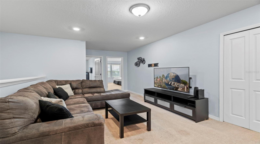 DAVENPORT, Florida 33897, 5 Bedrooms Bedrooms, ,4 BathroomsBathrooms,Residential,For Sale,PARADISE,0,MFRO6286884