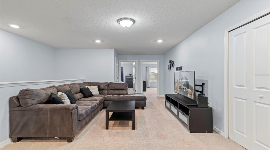 DAVENPORT, Florida 33897, 5 Bedrooms Bedrooms, ,4 BathroomsBathrooms,Residential,For Sale,PARADISE,0,MFRO6286884