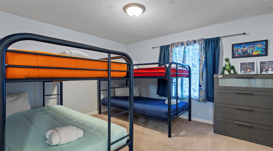 DAVENPORT, Florida 33897, 5 Bedrooms Bedrooms, ,4 BathroomsBathrooms,Residential,For Sale,PARADISE,0,MFRO6286884