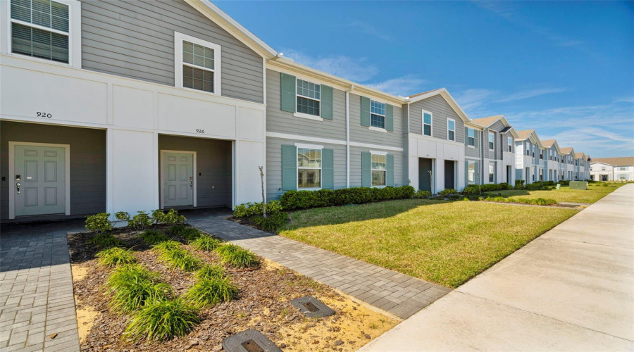 DAVENPORT, Florida 33897, 5 Bedrooms Bedrooms, ,4 BathroomsBathrooms,Residential,For Sale,PARADISE,0,MFRO6286884