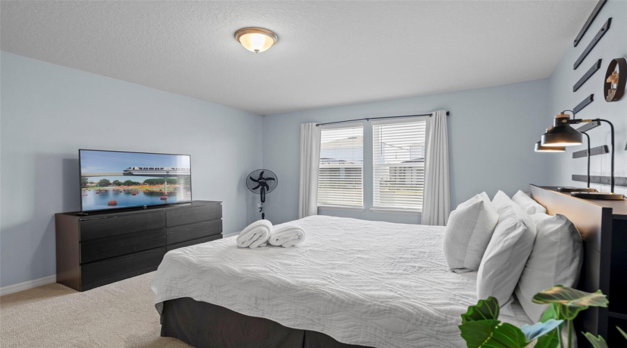 DAVENPORT, Florida 33897, 5 Bedrooms Bedrooms, ,4 BathroomsBathrooms,Residential,For Sale,PARADISE,0,MFRO6286884