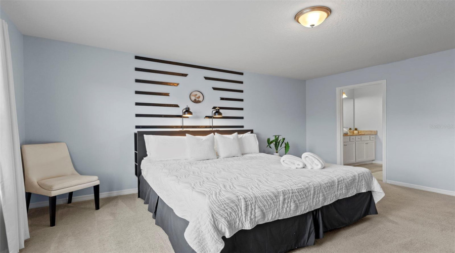 DAVENPORT, Florida 33897, 5 Bedrooms Bedrooms, ,4 BathroomsBathrooms,Residential,For Sale,PARADISE,0,MFRO6286884